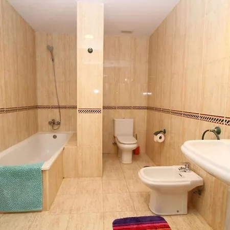 La Buena Vida Duplex: Stylish Retreat With Pool Access Near Puerto Banus
