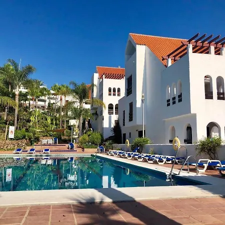 Apartment La Buena Vida Duplex: Stylish Retreat With Pool Access Near Puerto Banus Marbella