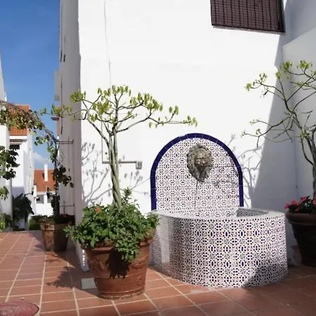 Stylish 2-bed Duplex Townhouse, Full Kitchen, Access To Three Pools, Minutes From Puerto Banus, By 