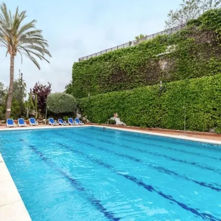 La Buena Vida Duplex: Stylish Retreat With Pool Access Near Puerto Banus *