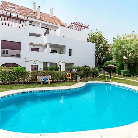 La Buena Vida Duplex: Stylish Retreat With Pool Access Near Puerto Banus Marbella