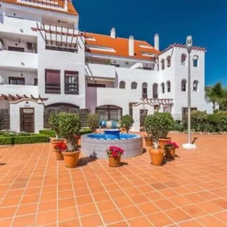 Apartmán Stylish 2-bed Duplex Townhouse, Full Kitchen, Access To Three Pools, Minutes From Puerto Banus, By 