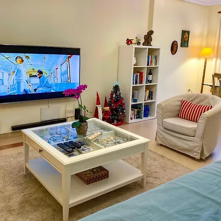 La Buena Vida Duplex: Stylish Retreat With Pool Access Near Puerto Banus