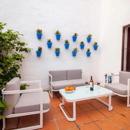 Apartment La Buena Vida Duplex: Stylish Retreat With Pool Access Near Puerto Banus