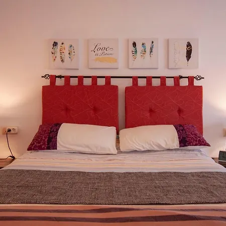 Apartment La Buena Vida Duplex: Stylish Retreat With Pool Access Near Puerto Banus
