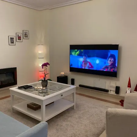 La Buena Vida Duplex: Stylish Retreat With Pool Access Near Puerto Banus Apartment Marbella