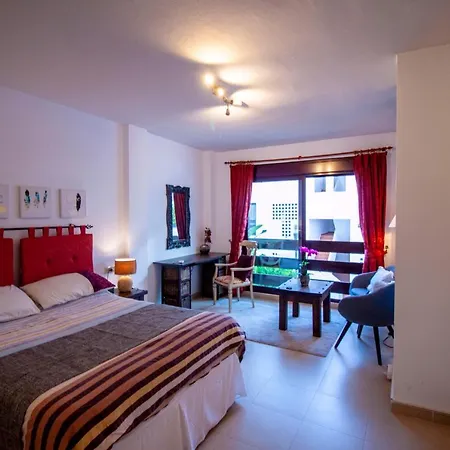 Stylish 2-bed Duplex Townhouse, Full Kitchen, Access To Three Pools, Minutes From Puerto Banus, By 