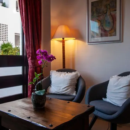 La Buena Vida Duplex: Stylish Retreat With Pool Access Near Puerto Banus Marbella