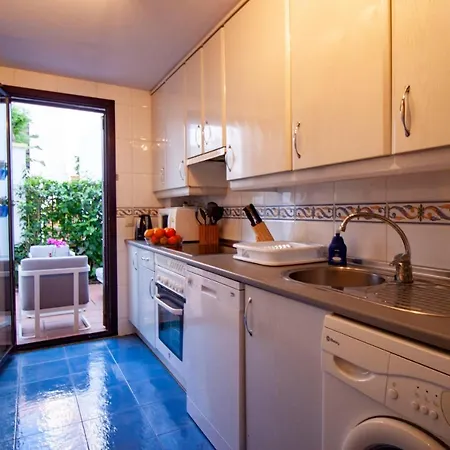 Stylish 2-bed Duplex Townhouse, Full Kitchen, Access To Three Pools, Minutes From Puerto Banus, By 