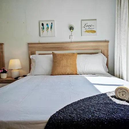 Stylish 2-bed Duplex Townhouse, Full Kitchen, Access To Three Pools, Minutes From Puerto Banus, By 