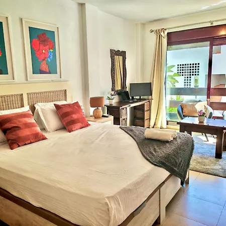 Stylish 2-bed Duplex Townhouse, Full Kitchen, Access To Three Pools, Minutes From Puerto Banus, By 