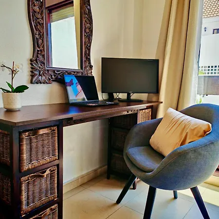 Apartamento Stylish 2-bed Duplex Townhouse, Full Kitchen, Access To Three Pools, Minutes From Puerto Banus, By 