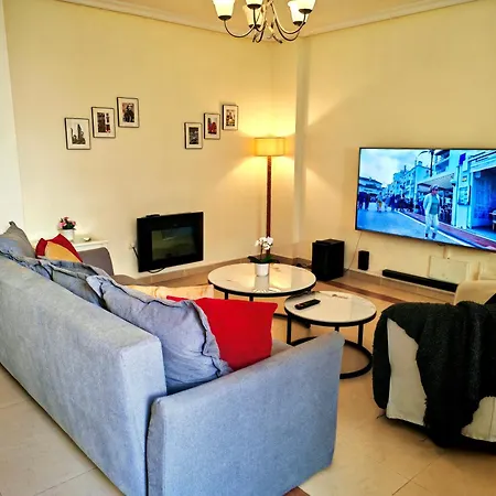 Stylish 2-bed Duplex Townhouse, Full Kitchen, Access To Three Pools, Minutes From Puerto Banus, By 