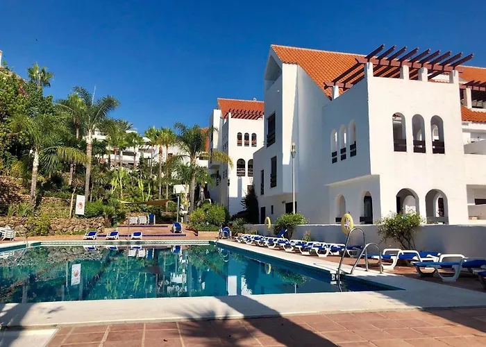 Apartament Stylish 2-bed Duplex Townhouse, Full Kitchen, Access To Three Pools, Minutes From Puerto Banus, By 