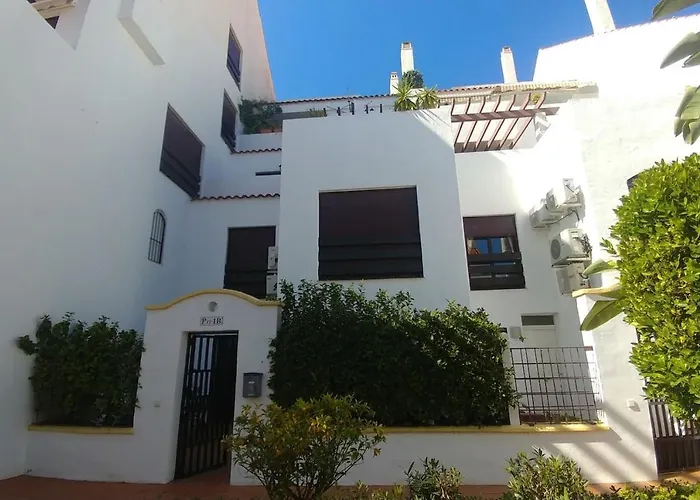 Apartament Stylish 2-bed Duplex Townhouse, Full Kitchen, Access To Three Pools, Minutes From Puerto Banus, By 