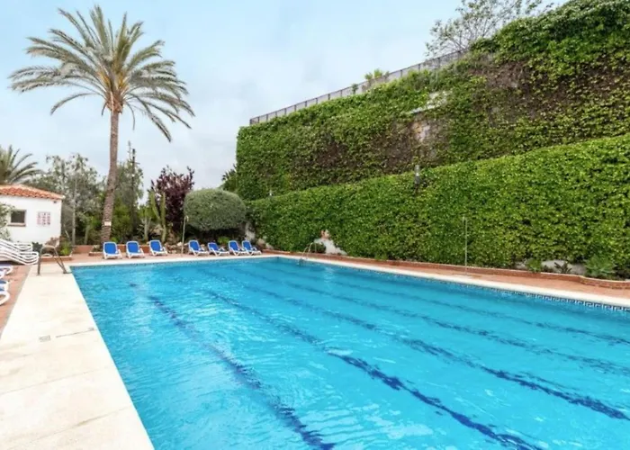 Stylish 2-bed Duplex Townhouse, Full Kitchen, Access To Three Pools, Minutes From Puerto Banus, By 