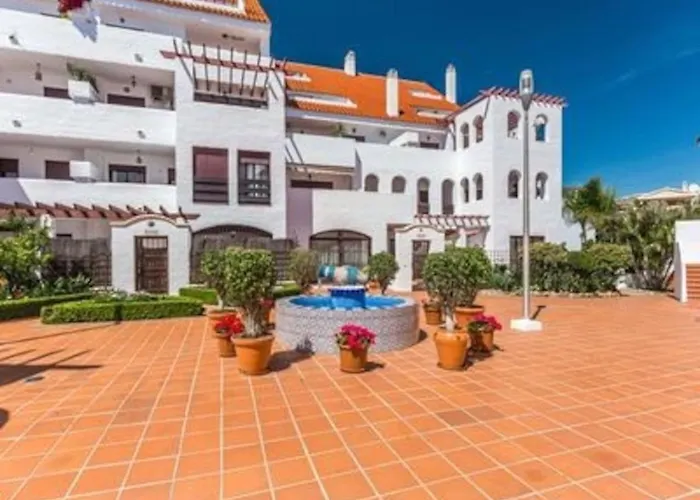Apartament Stylish 2-bed Duplex Townhouse, Full Kitchen, Access To Three Pools, Minutes From Puerto Banus, By 
