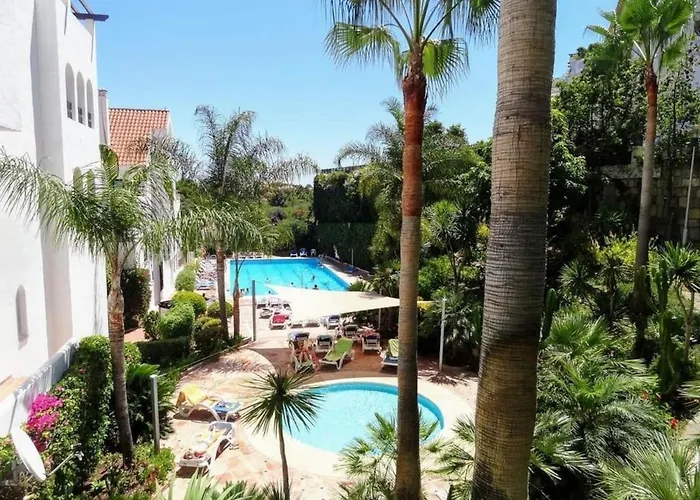 Stylish 2-bed Duplex Townhouse, Full Kitchen, Access To Three Pools, Minutes From Puerto Banus, By 