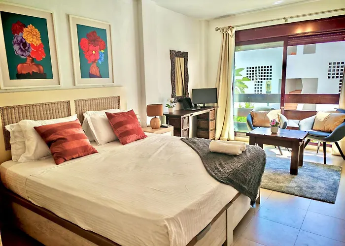 Stylish 2-bed Duplex Townhouse, Full Kitchen, Access To Three Pools, Minutes From Puerto Banus, By 