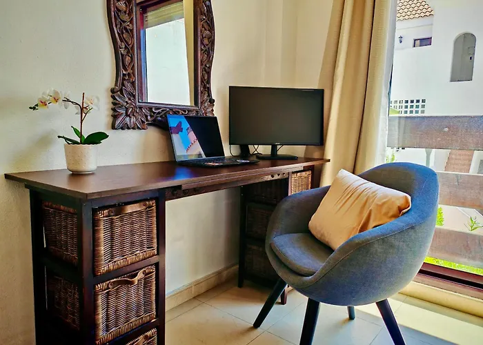 Apartament Stylish 2-bed Duplex Townhouse, Full Kitchen, Access To Three Pools, Minutes From Puerto Banus, By 