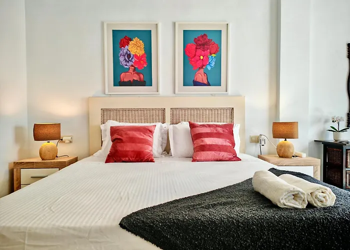 Stylish 2-bed Duplex Townhouse, Full Kitchen, Access To Three Pools, Minutes From Puerto Banus, By 