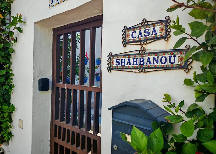 Stylish 2-bed Duplex Townhouse, Full Kitchen, Access To Three Pools, Minutes From Puerto Banus, By 