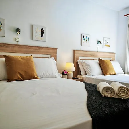 La Buena Vida Duplex: Stylish Retreat With Pool Access Near Puerto Banus Marbella