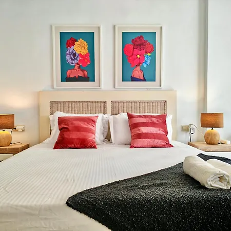 La Buena Vida Duplex: Stylish Retreat With Pool Access Near Puerto Banus Apartment Marbella
