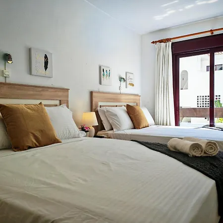 La Buena Vida Duplex: Stylish Retreat With Pool Access Near Puerto Banus Marbella