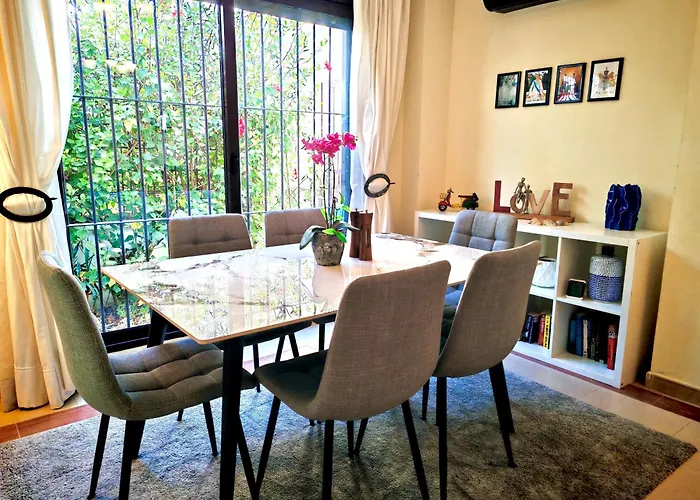 Appartement Stylish 2-bed Duplex Townhouse, Full Kitchen, Access To Three Pools, Minutes From Puerto Banus, By 